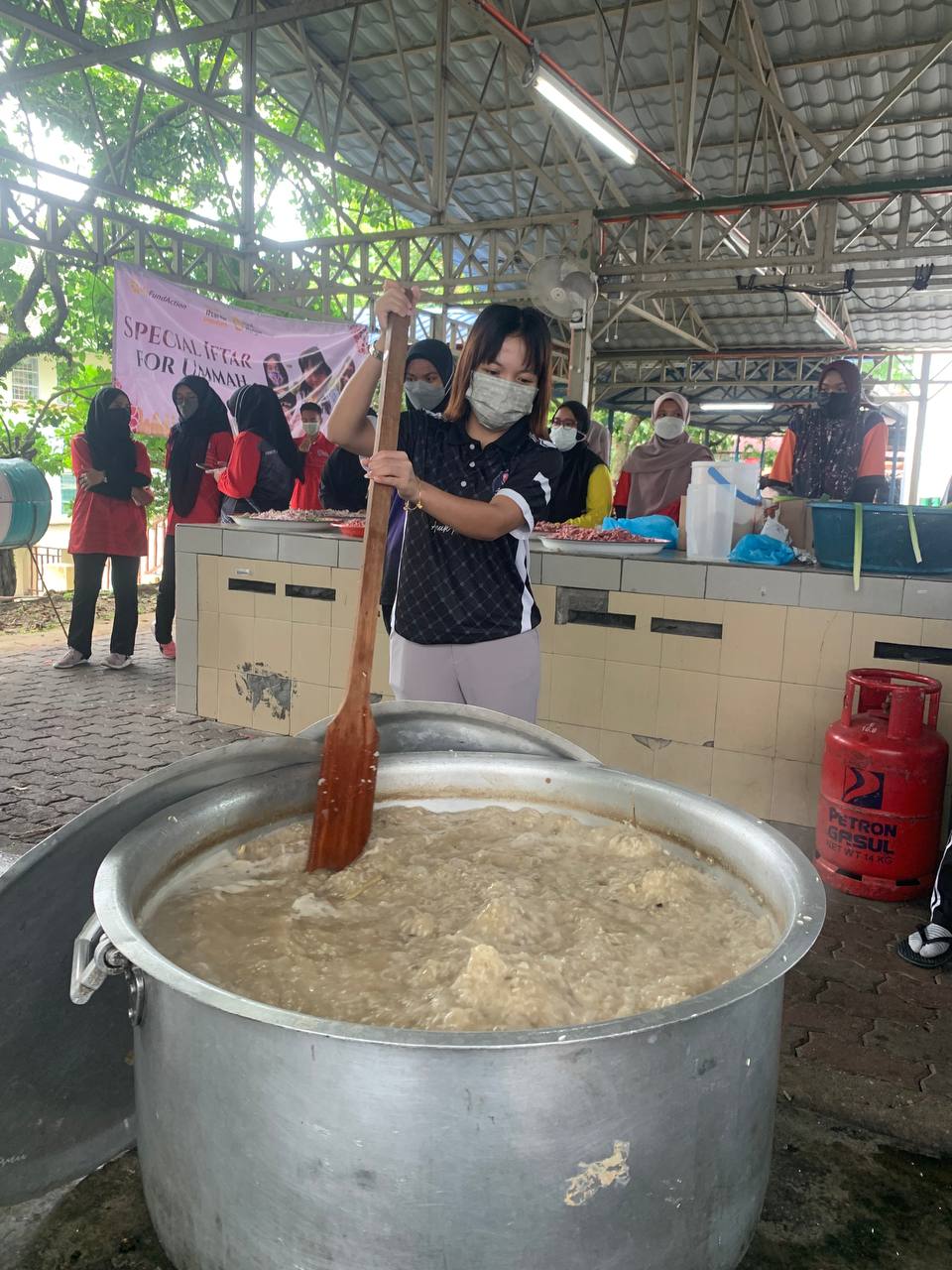 Director of Sang Saka Biru Bubur Lambuk Distribution Project, Mohd ...